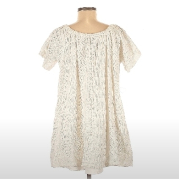 Banana Republic Crochet/Lace off the shoulder dress with sash - Picture 3 of 9